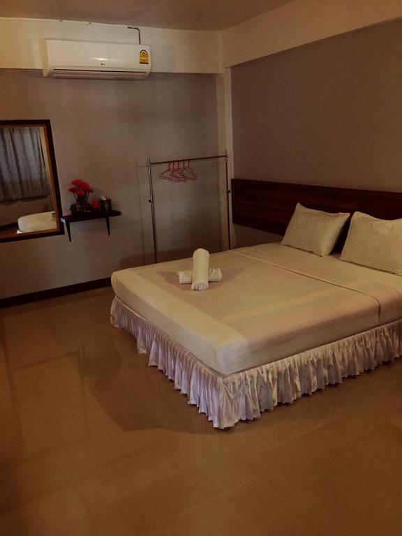 J-Safe Guesthouse Sukhothai Buitenkant foto
