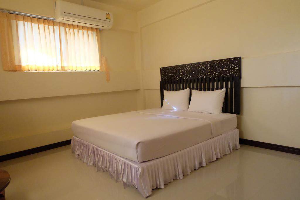 J-Safe Guesthouse Sukhothai Buitenkant foto