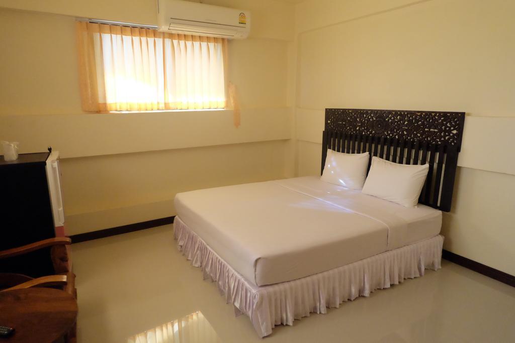 J-Safe Guesthouse Sukhothai Buitenkant foto