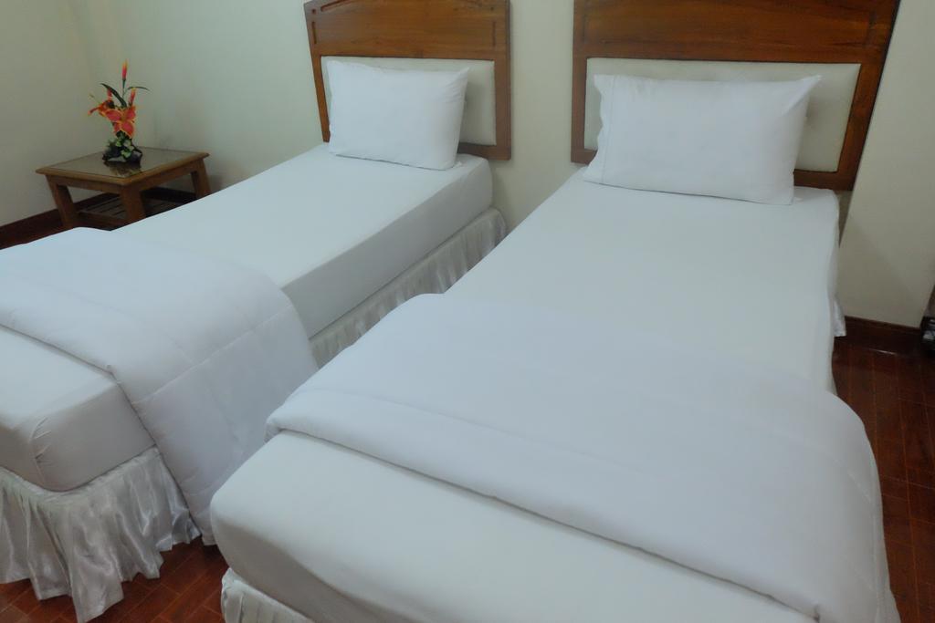J-Safe Guesthouse Sukhothai Buitenkant foto