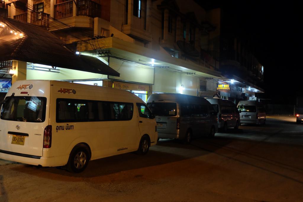 J-Safe Guesthouse Sukhothai Buitenkant foto