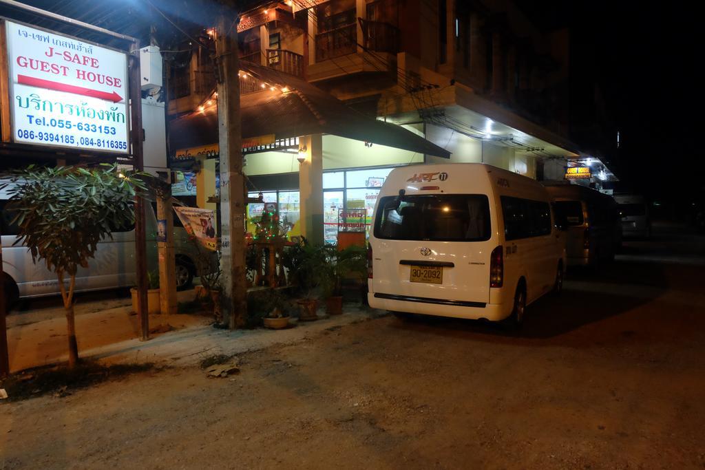 J-Safe Guesthouse Sukhothai Buitenkant foto